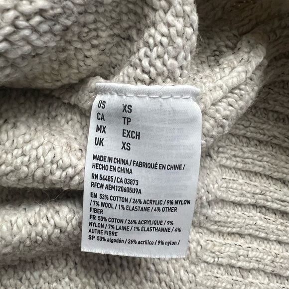 American Eagle Outfitters Light Gray Turtleneck Sweater - Picture 4 of 4